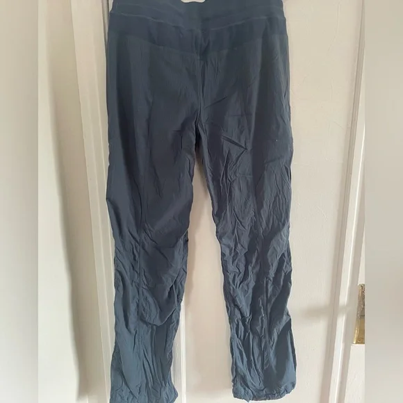 Lululemon studio pants - Picture 3 of 3